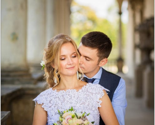 Serge & Olesya in Troja Château