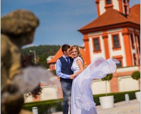 Serge & Olesya in Troja Château