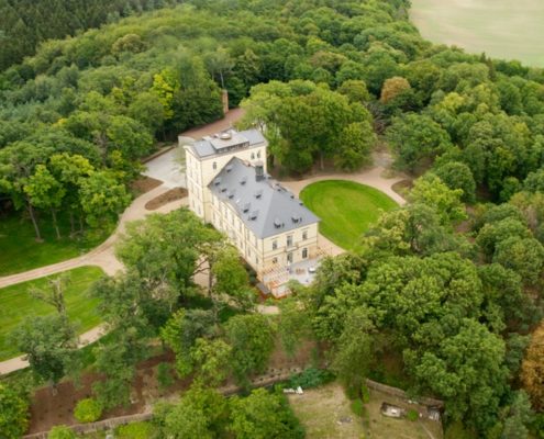 Wedding in the Chateau Mcely